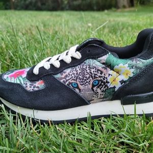 Inkkas Amazon Joggers NIB